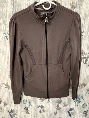 ALO Yoga Gray Women’s Full Zip-Front Athletic Jacket. Long Sleeve Mock Neck